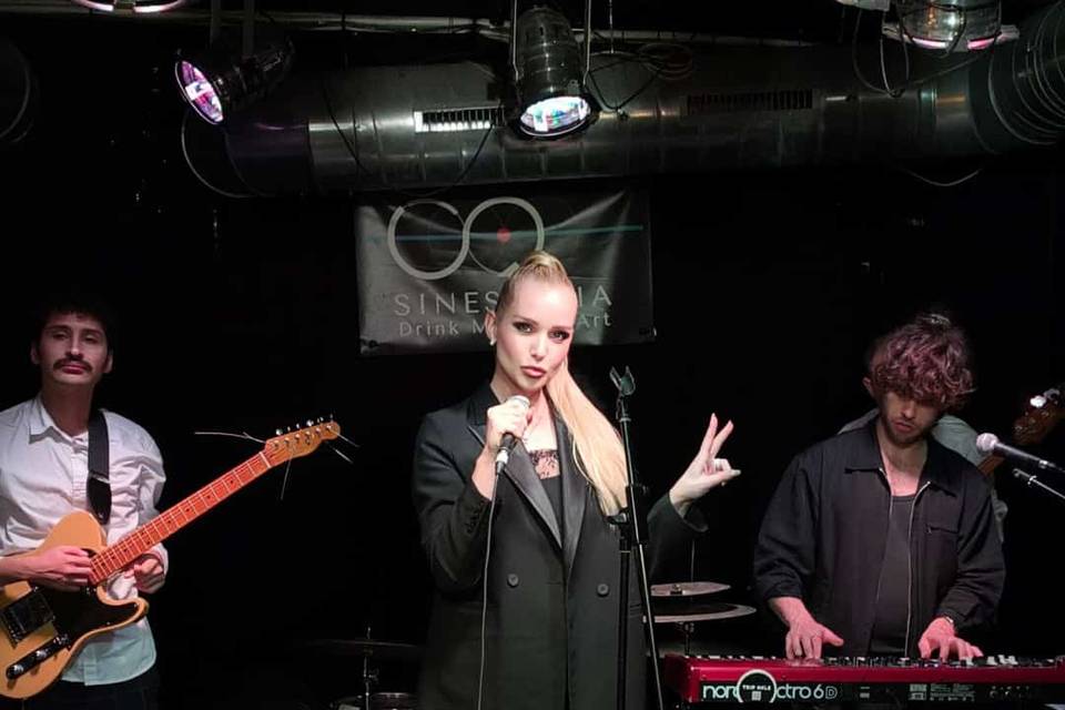 Vitaliya and the Reels live