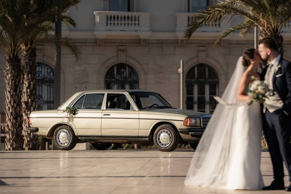 Vestido y ramo novia