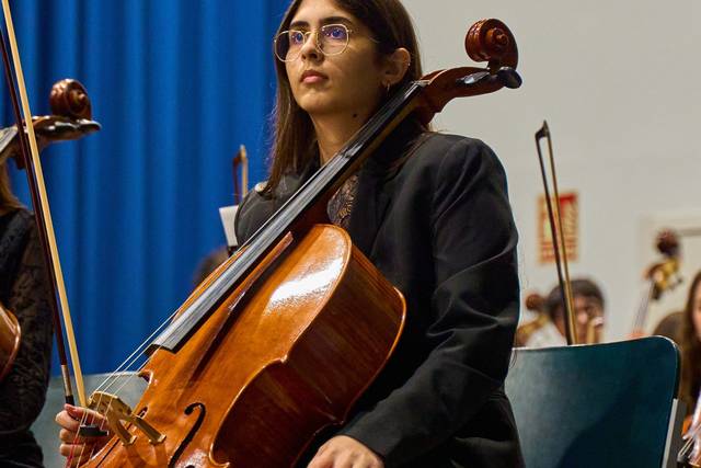 Ángela (Violonchelo)