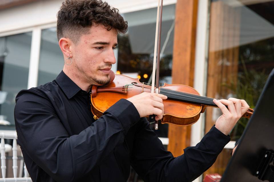 Javier (Violín)