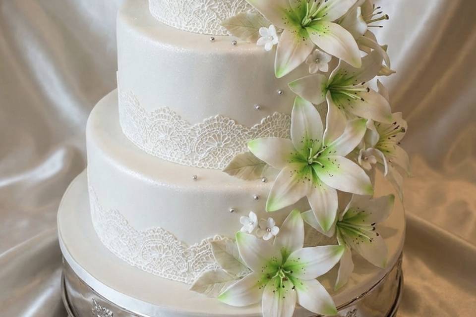Tarta con flores boda