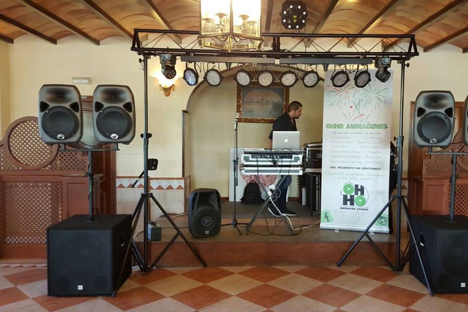 Equipo de sonido e iluminación