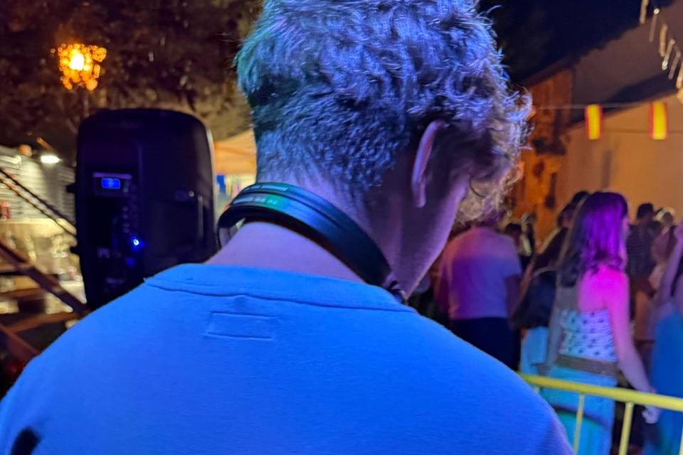 Foto con el logotipo