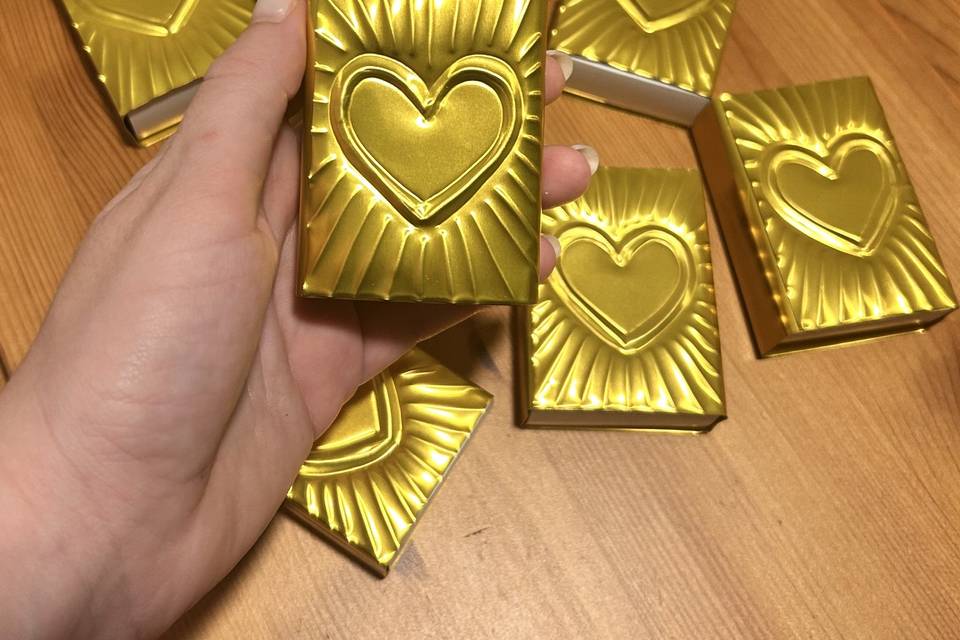 Modelo corazón dorado