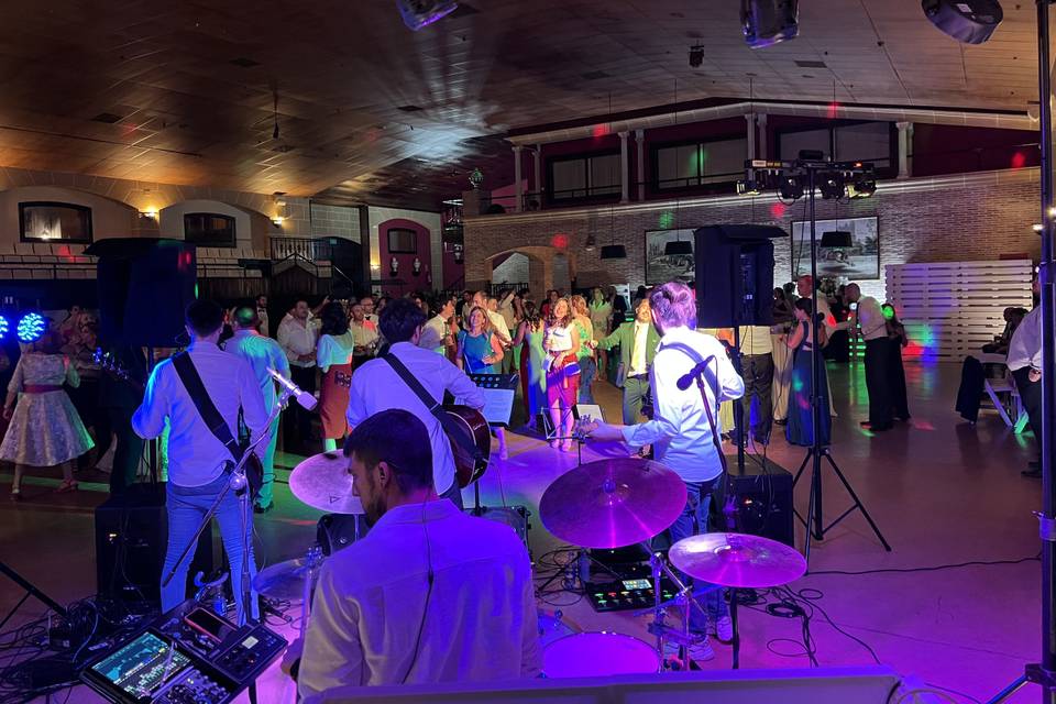 Banda en barra libre