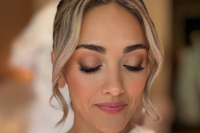 Maquillaje y peinado novia