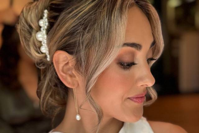 Maquillaje y peinado novia
