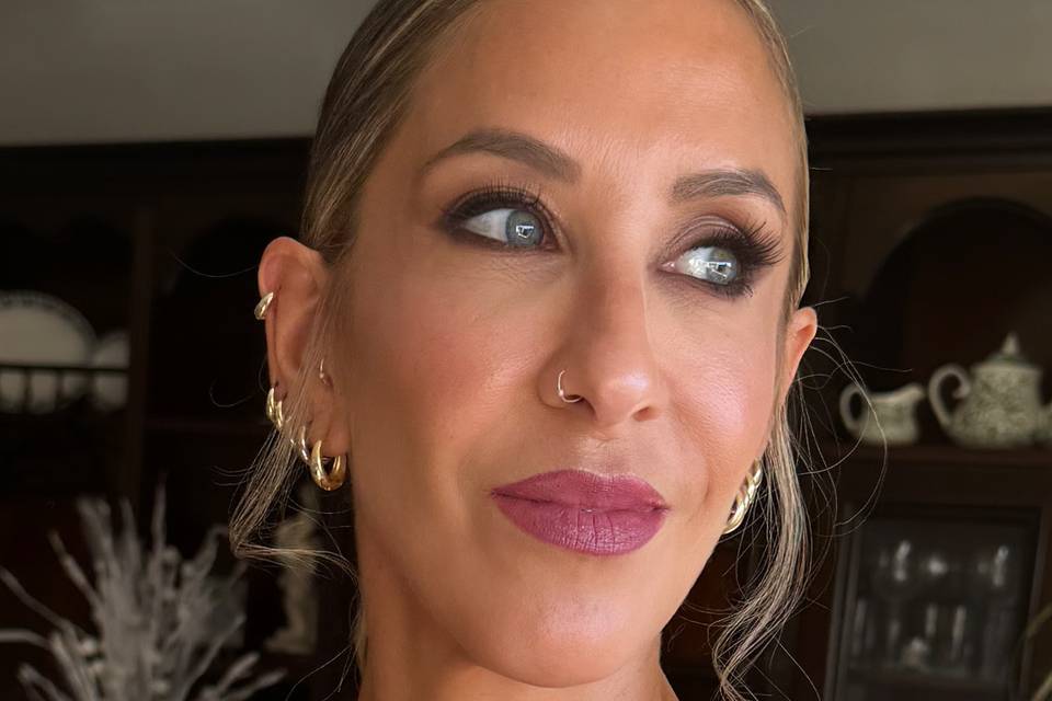 Maquillaje y peinado invitada