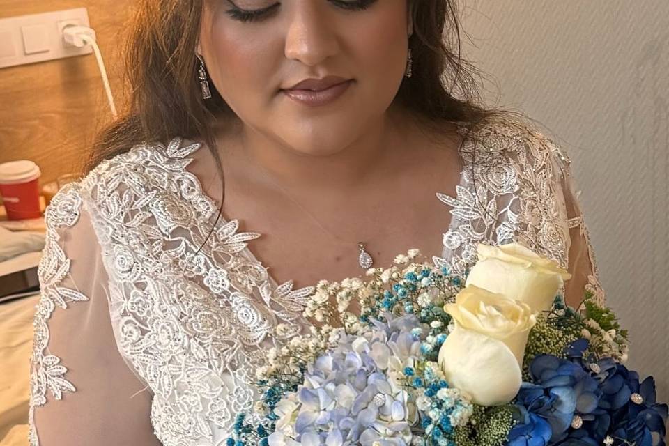 Maquillaje y peinado