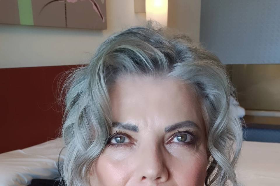 Peinado y maquillaje Mónica
