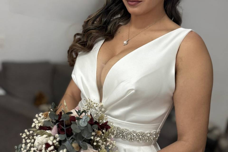 Maquillaje y peinado novia