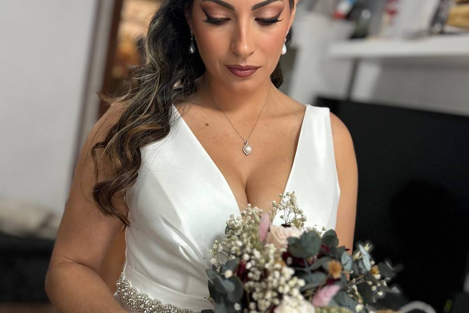 Maquillaje y peinado novia