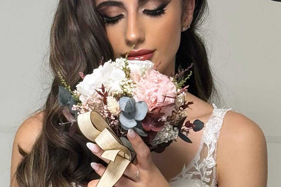 Maquillaje y peinado novia