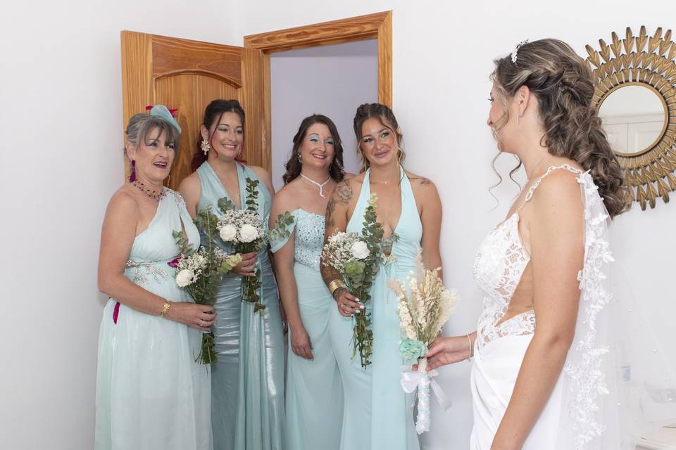 Que guapa va la novia