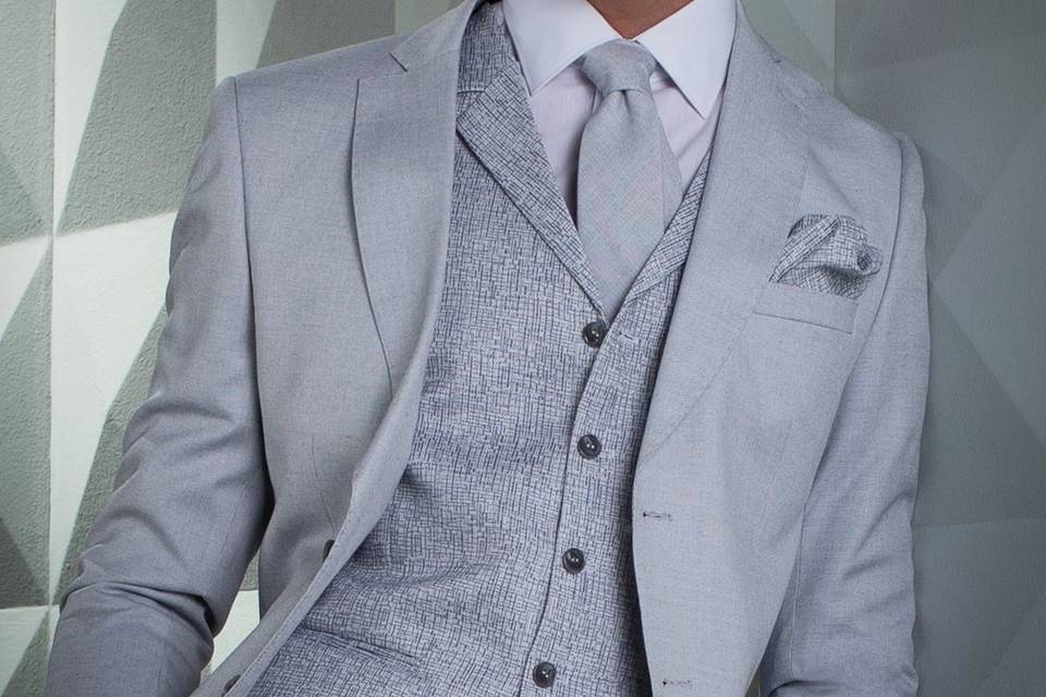 Traje azul y gris clásico