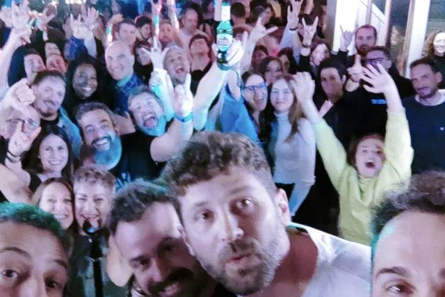 Repartiendo felicidad