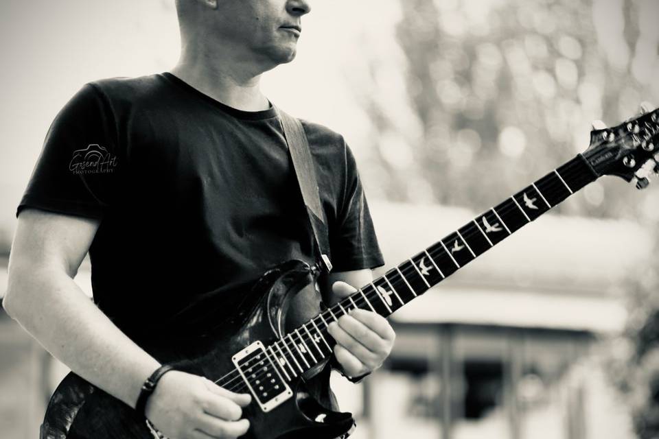 Ricky soltando riffs