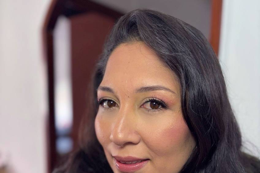 Maquillaje natural y luminoso