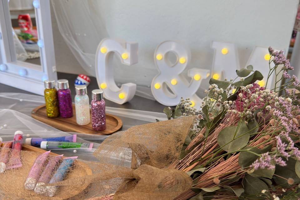 GLITTER BAR