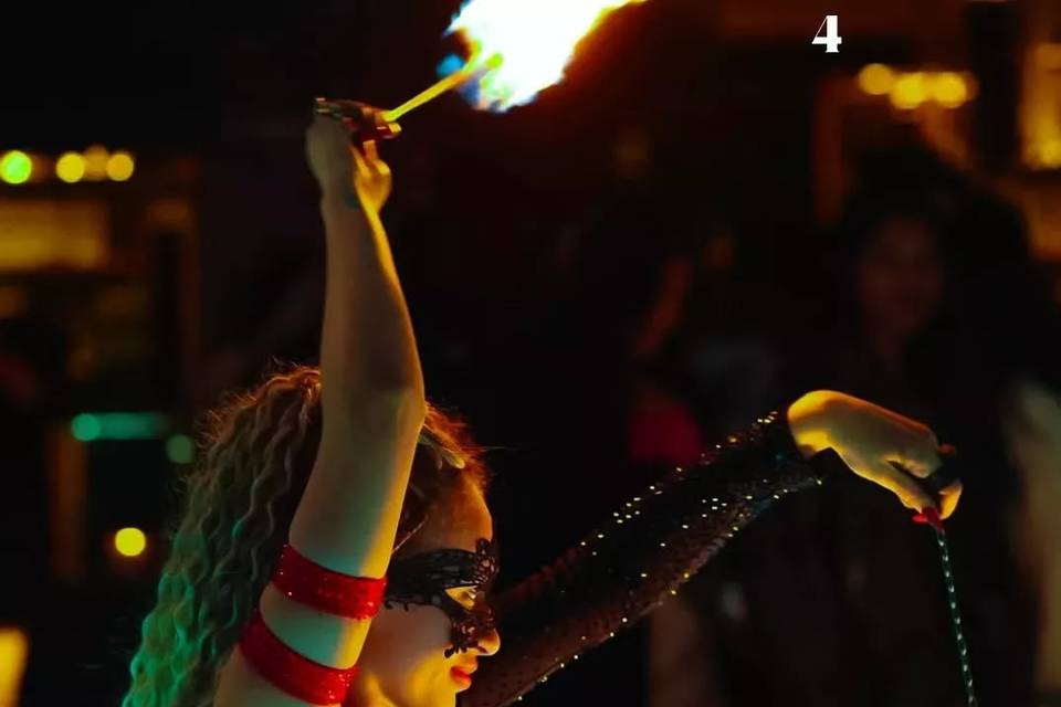 Malabares con fuego espectacul