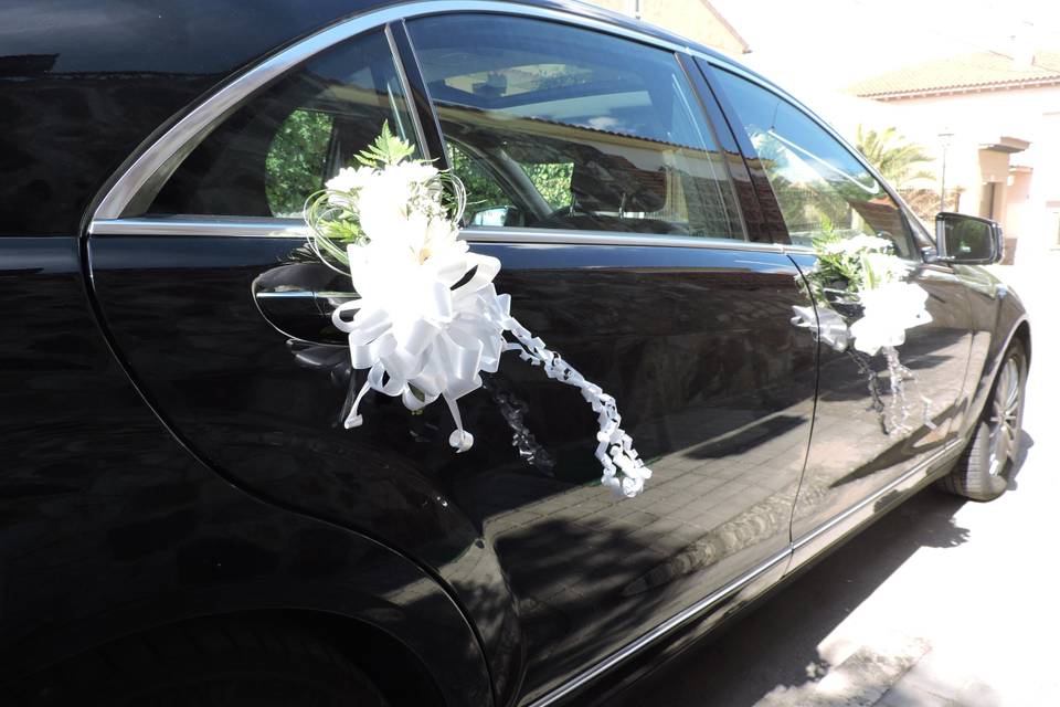 Adornos nupciales para coche