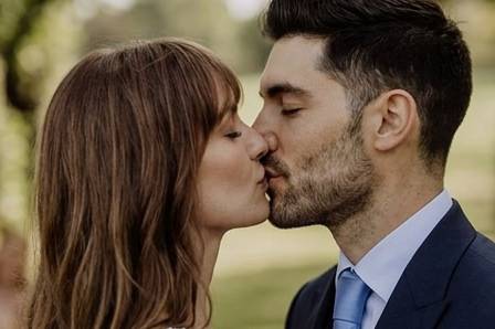 Primer beso de recién casados