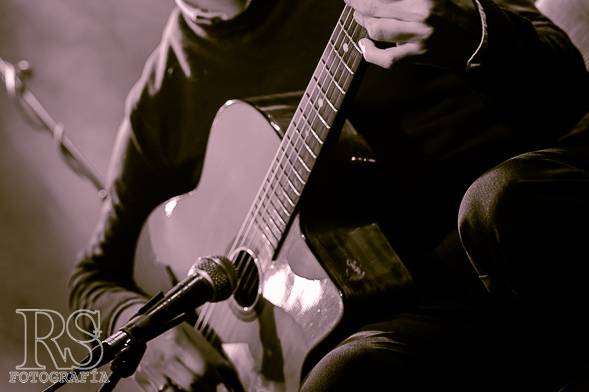 Aldo a la guitarra