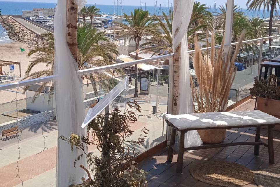 Meraki Beach Hotel