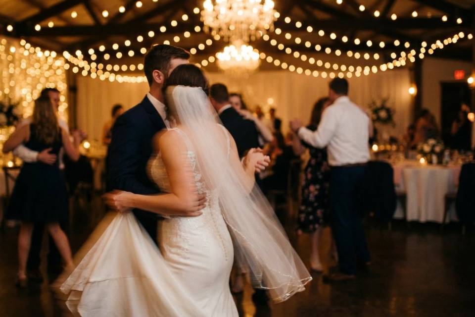 El primer baile de los novios
