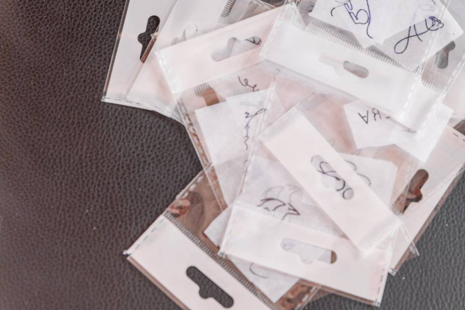 Tarjetas de marca dispersas