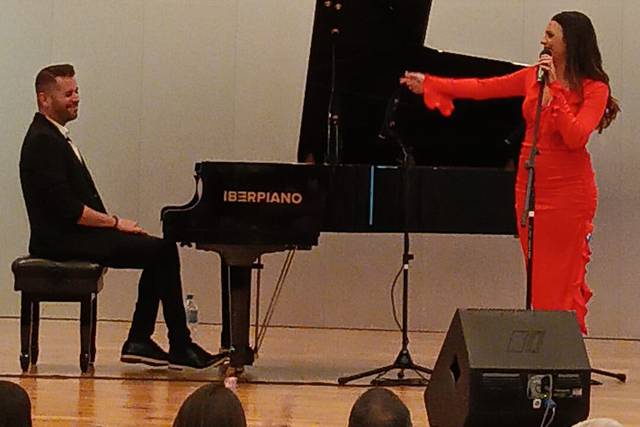 Cantante femenina