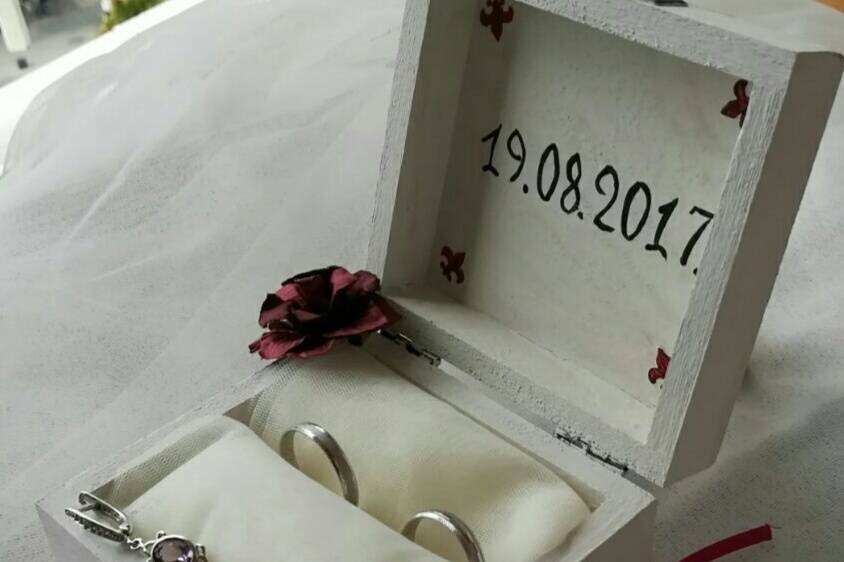 Caja para anillos personalizada