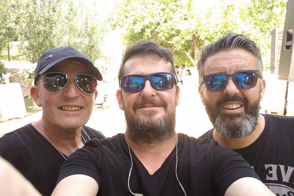La Huella Versiones