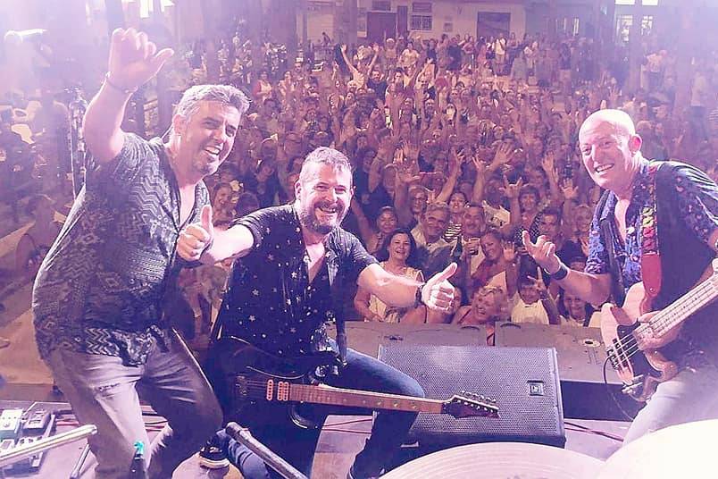 La Huella Versiones