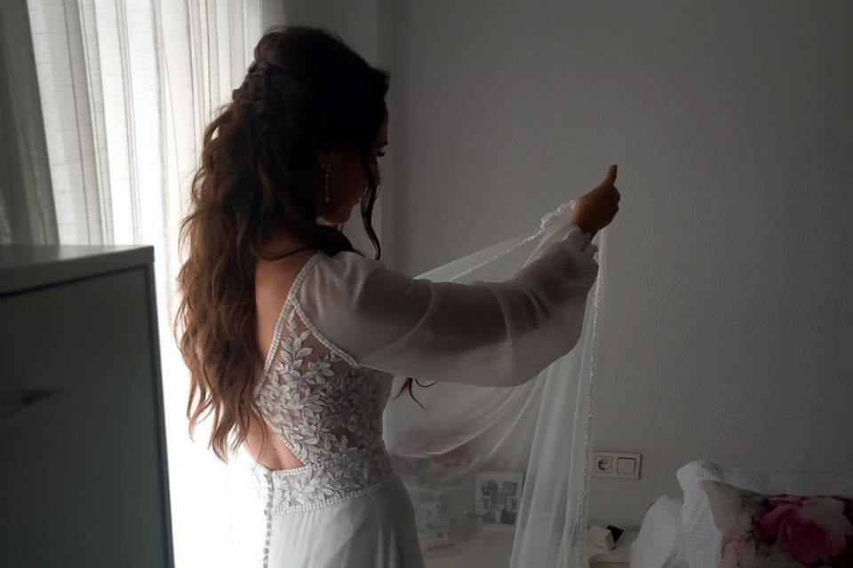 Novia recogido romantico