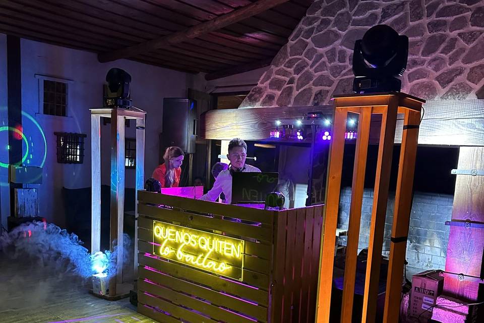 cabina dj en salón