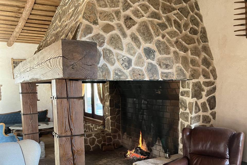 Chimenea del salón de eventos