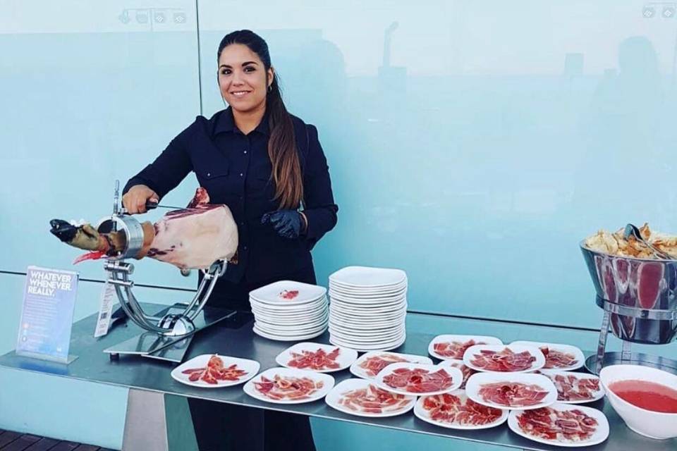 Estefania García - Cortadora de jamón