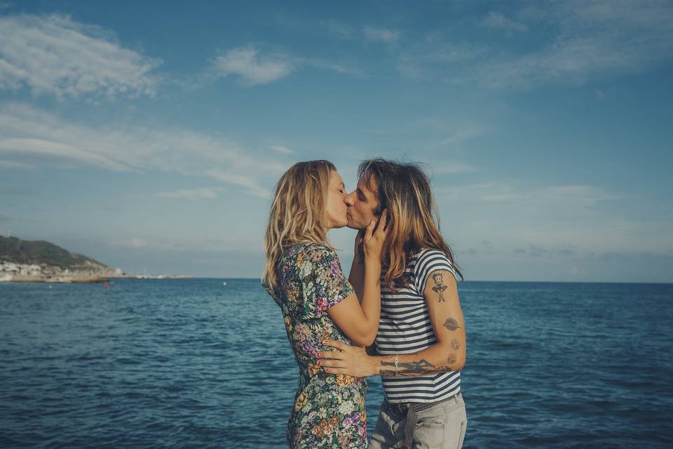 Beso frente al mar