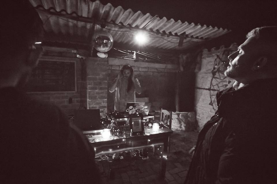DJ set electrónico