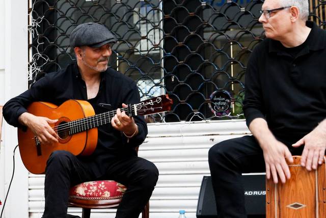 Alairé, rumbas y sevillanas