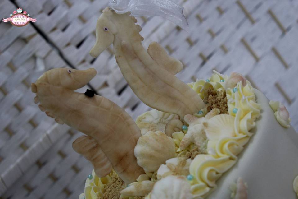 Detalles de una tarta de boda