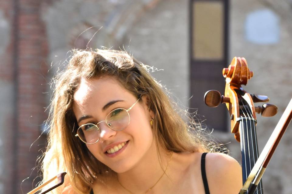 Laura Calvo. Cello