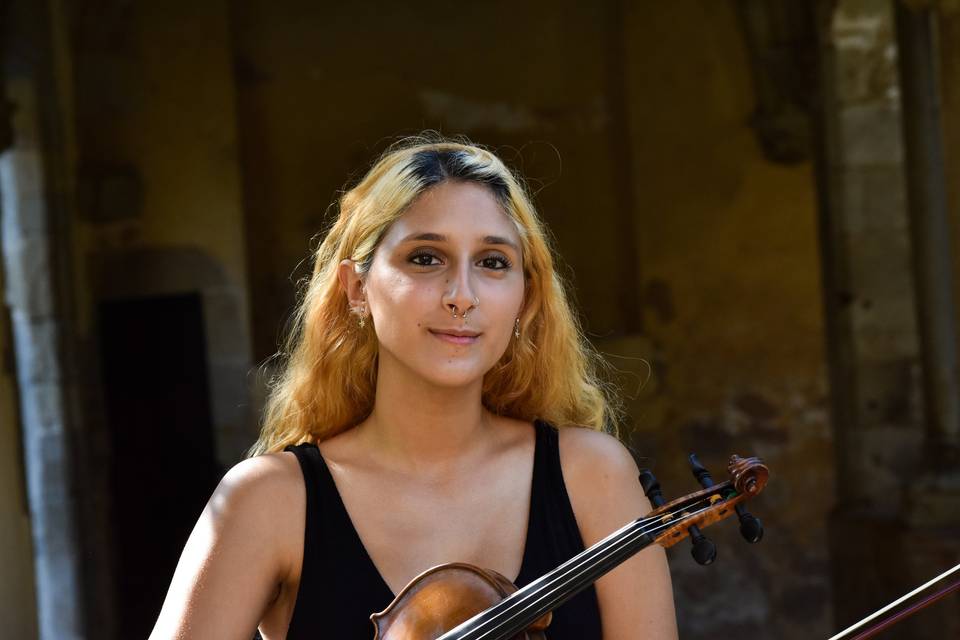 Olivia Cortese. Violín