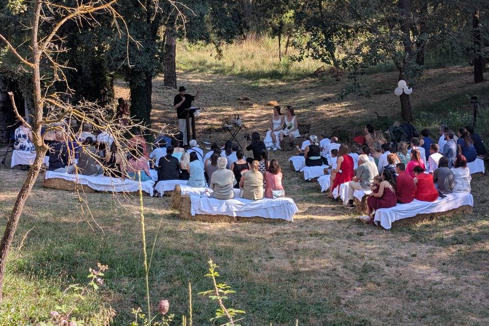 La cerimònia en bales de palla