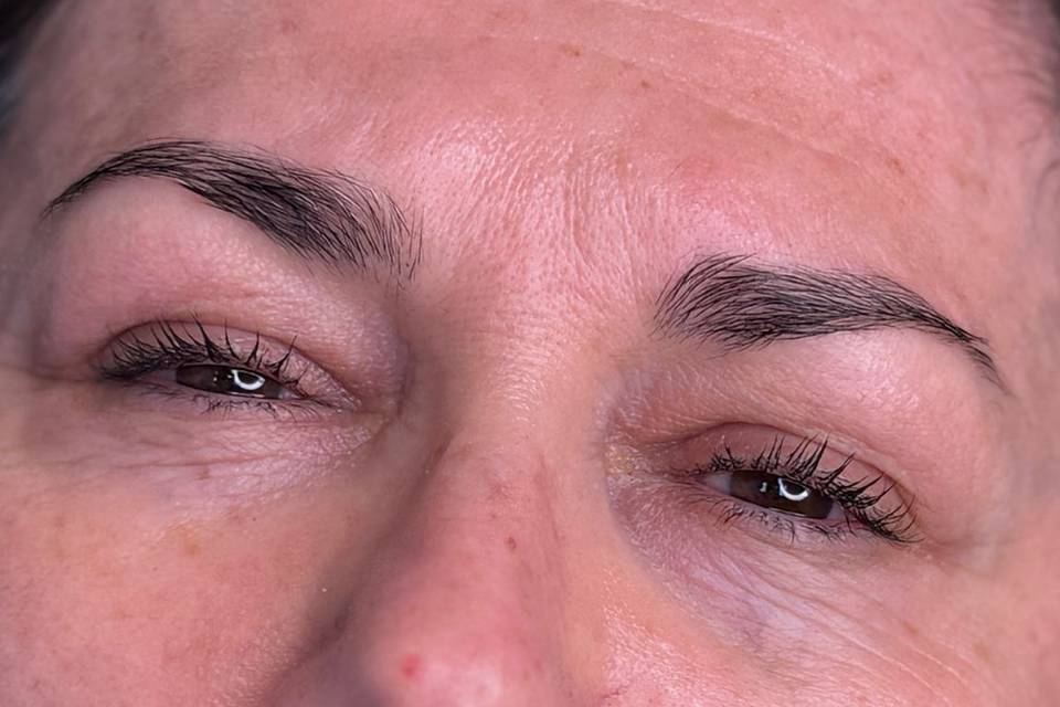 Micropigmentación de cejas