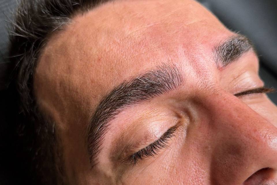 Micropigmentación de cejas