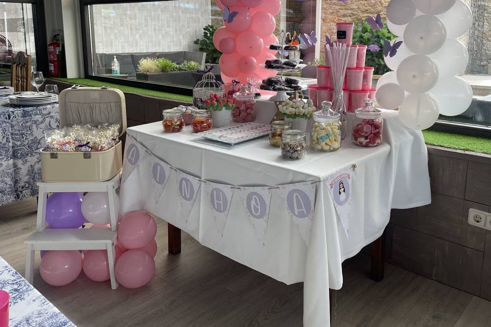 Mesa dulce con globos