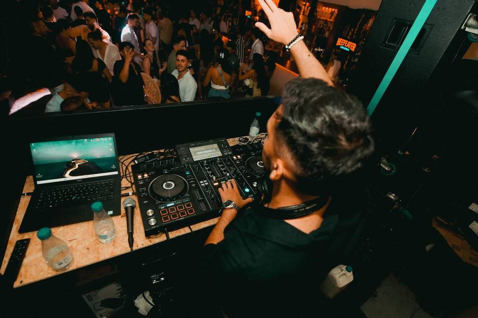 Tony Martín DJ