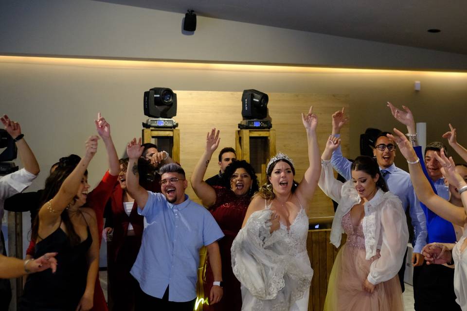 Promesas de Amor Weddings by Laura
